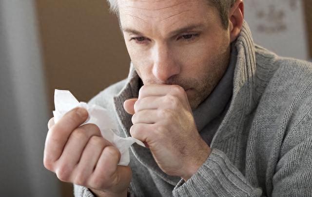 痰是肺部健康的信号，咳出黑痰、黄痰、白痰分别代表啥？要知晓