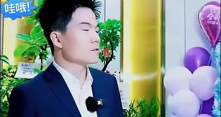 董宇辉站在满屋鲜花前，第一次惭愧低下头，讲出肺腑之言！