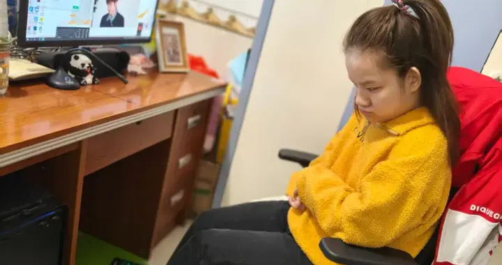 被医生断言“活不过18”的脑瘫女孩:25岁当老板，给5名员工发工资
