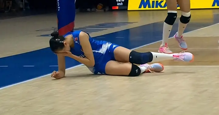 中国女排3-1爆冷逆转世界第三，收官3胜1负