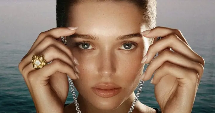 澳洲超模斯特拉·哈南，蒂芙尼奇迹之海高级珠宝摄影