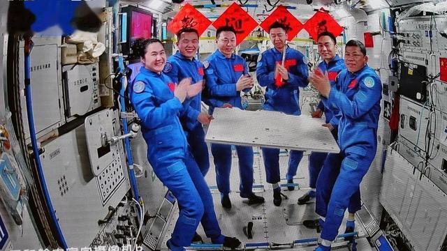 神舟十九号今日返回地球，星辰大海永不止步
