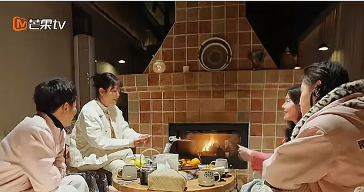 杨乐乐在婚姻里的憋屈，多少有点既要又要的姿态，她无奈又想开始