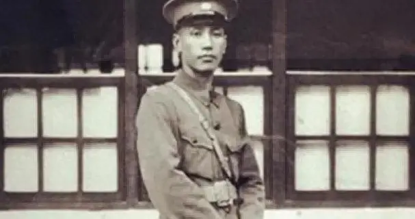 黄埔师生眼中的蒋师母并非宋美龄，她身后回忆录长年遭禁二十年