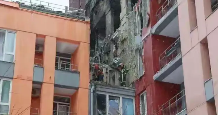 俄军杀手锏出鞘！瘫痪乌F-16维修命脉，英急造新导弹拱火