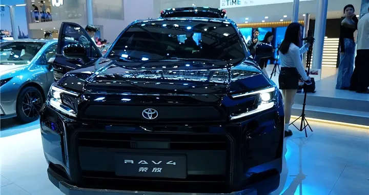 全家人的冬季守护者:新款CR-V与新款RAV4荣放谁更懂“责任”二字?