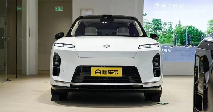 七座SUV怎么选？我试驾了蔚来ES8七座版，全家出行太爽了！