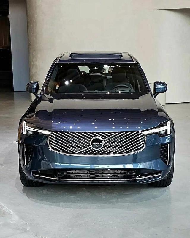 29.9万起售！配2.0T插混+空气悬挂，2025款沃尔沃XC90亮相