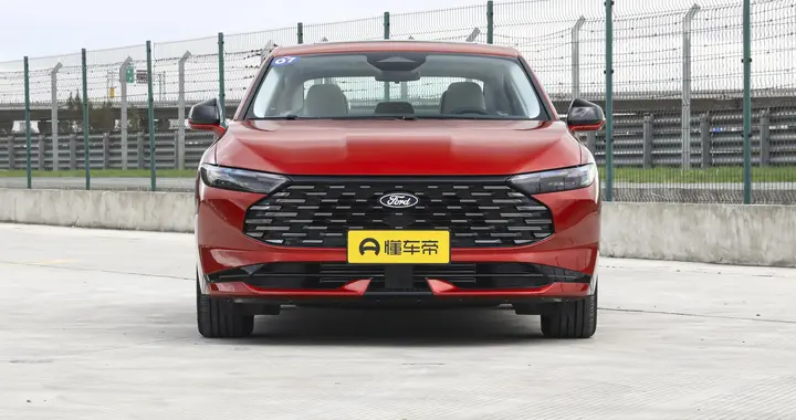 东北老铁的惊喜：试驾2026款蒙迪欧2.0T豪华型，这车真带劲！