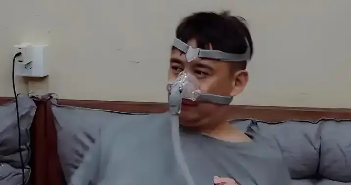 钱再多有什么用？55岁黄磊戴呼吸机睡觉，早就交代好了“后事”