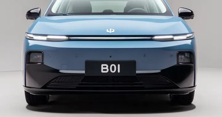 零跑为了销量也是拼了！10万级给到8295芯片+650km续航