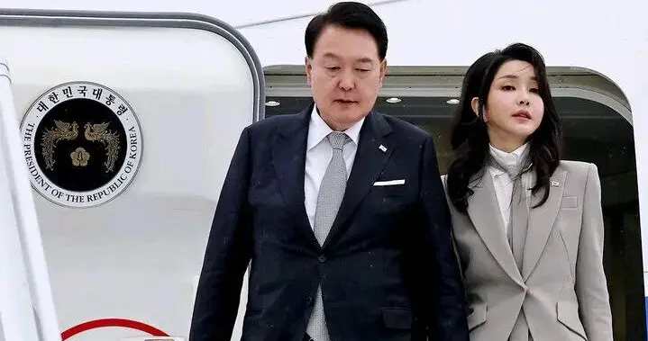 夫妇俩挨捶了！韩国法院重判尹锡悦：有期徒刑2年，罚1396万韩元