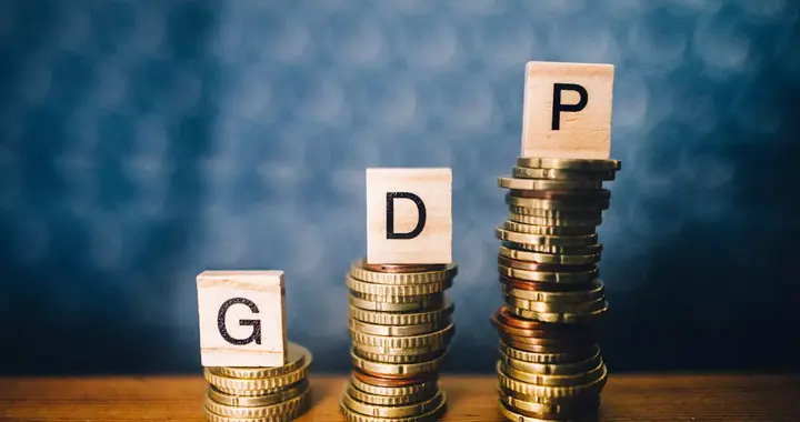 IMF最新数据曝光：中国GDP竟超美国14万亿，世界格局悄然生变？