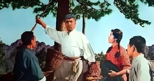 七十年代中期，5位话剧男演员初上银幕，一炮而红，如今3人已离世