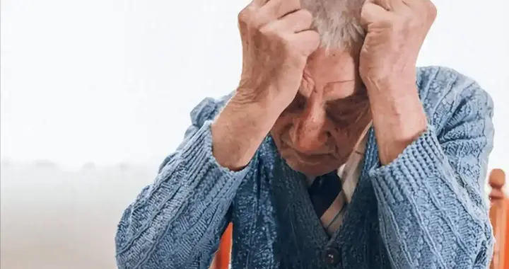 医生发现：老年痴呆患者若每天睡午觉，不出半年，或有4变化