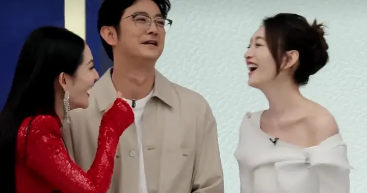 看《浪姐》李小冉送考人这段，谢娜的主持功底，在直播中暴露无遗