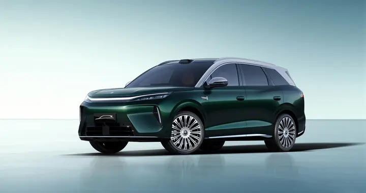 比亚迪8系唐官图发布，车长5045mm，5/7座都有，续航超800km