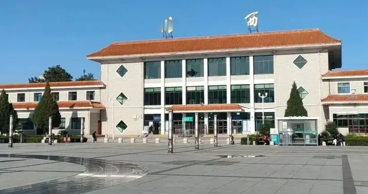 乌鲁木齐直达特快列车Z382/Z381次，终点站为什么是陇西？