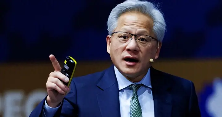 英媒忍不住感叹，黄仁勋从未如此直白：中国这么做，将会击败美国