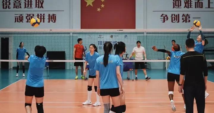 天津女排今天开始 训练备战对阵辽宁！