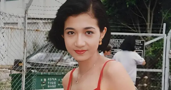 白天僧袍晚上黑丝，风流尼姑与两个和尚结婚，还欲为女星拉皮条