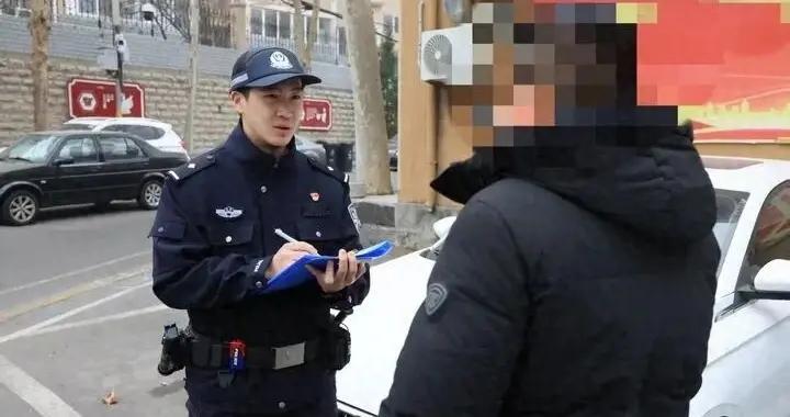 女子乘坐网约车将前乘客丢失现金据为己有，济南警方：拘留
