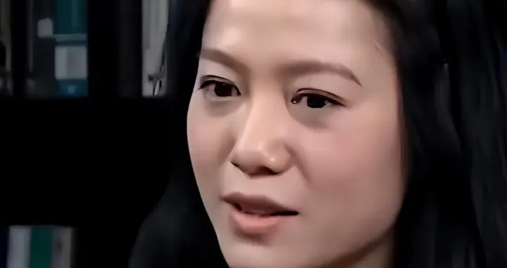 祝贺！杨振宁离世7月后 翁帆面相变了，不再隐藏 怀孕传闻真相大白