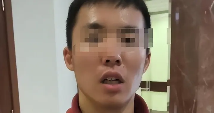 踢到铁板！披旭日旗留学生被处罚，面临3窘境，军媒批评字字诛心