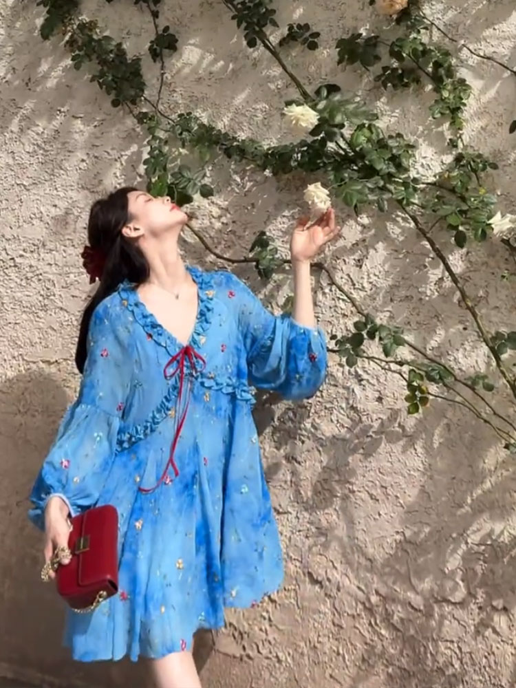 独特漂亮绝美气质高级感连衣裙女2025年夏季新款今年流行爆款裙子