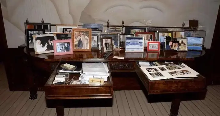 被逼到墙角后，克林顿宣战，宁可身败名裂，也要让特朗普“陪葬”