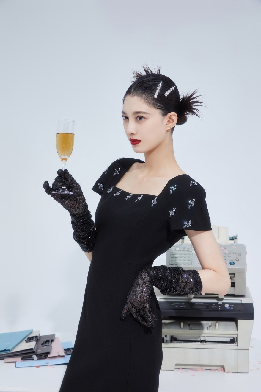 OBEG欧碧倩风情万种连衣裙