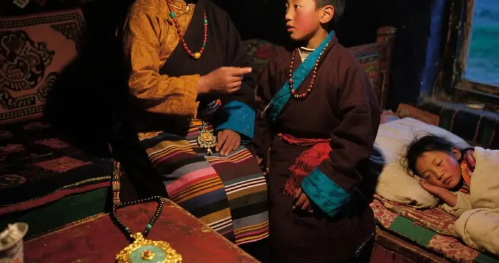 神谕寻踪：起底西藏灵童认定的古老仪轨，解密仓央嘉措的结局之谜