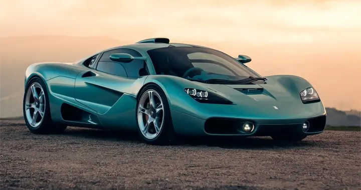 复刻McLaren F1的最后神作，这台纯燃油手动超跑彻底绝版