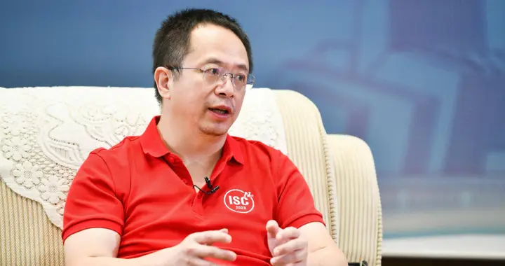 钱再多有什么用？从3米高空跌落的周鸿祎，给所有大佬上了一课