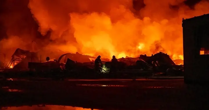 黑海血战！朝导弹暴击致7死，乌越境造成13亡，双线战场全面爆发