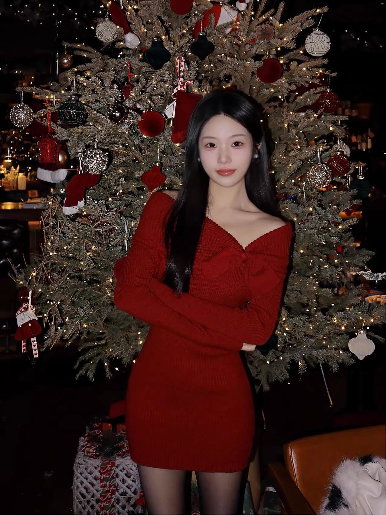 小个子显瘦红色一字肩针织包臀短裙