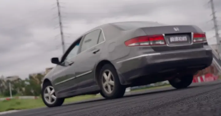 不是新车却敢拼极限！雅阁的耐用基因太硬核了