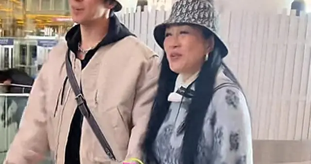 照片事件再升级！钟丽缇终于回应15岁女儿争议 如今下场怪不了别人