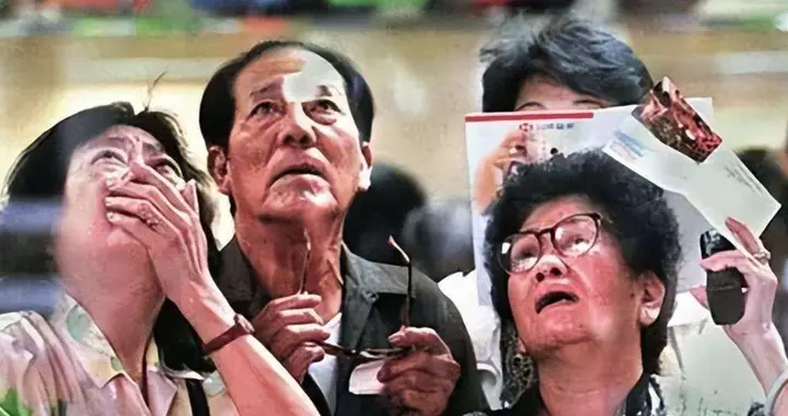 1998年的金融大战，面对犹太资本的收割，背靠祖国的香港赢在哪里