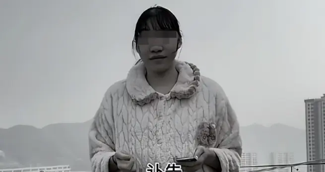 2米2网红去世仅一天，离谱一幕上演，曝人设是剧本，三大疑点被扒