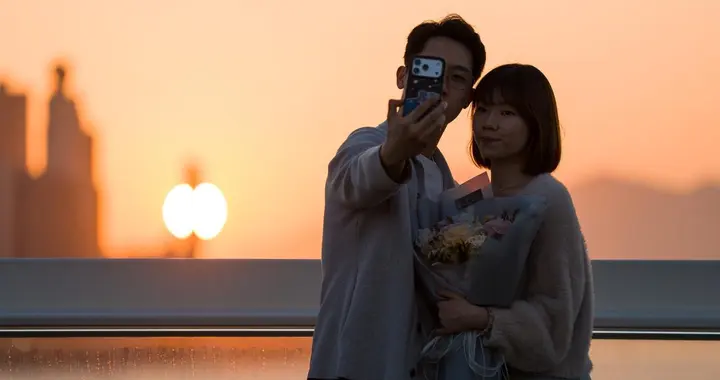 男人别装傻！她偷偷想靠近的4个信号，中一个就是真心动了