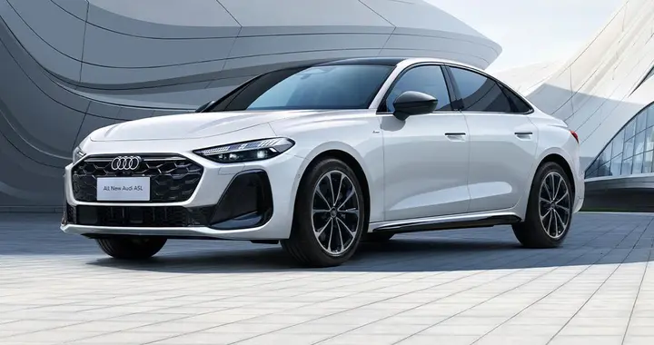 奥迪A5L燃擎星驰版加推，26.78万起，标配星空顶，提升豪华感