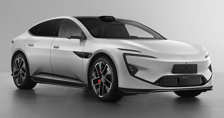 新阿维塔12三电机拉爆性能，瞭望塔强化智能