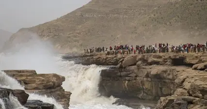 壶口瀑布不是景区的私产，游客发个牢骚视频更不应该被投诉下架