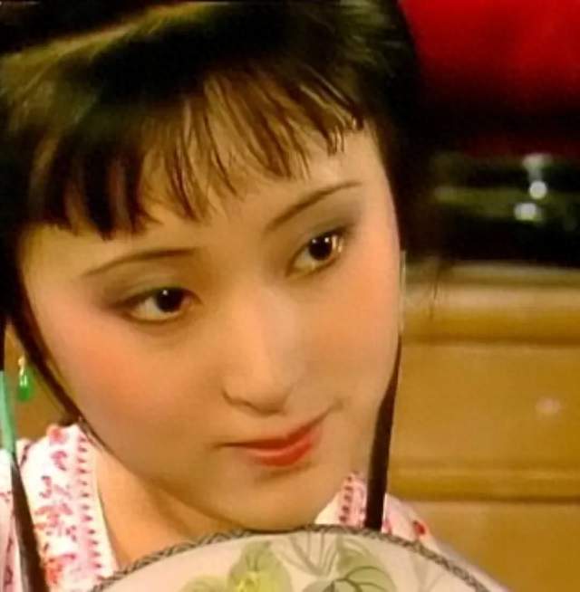 怼雪雁、讽刺李嬷嬷，林妹妹的反常举动背后究竟隐藏了什么？