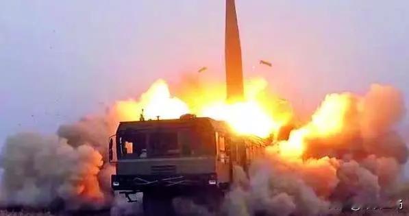 俄军炸穿苏联地下指挥中心，北约战机工厂陷入火海：炸死外国专家