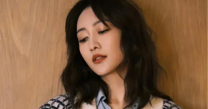 美女壁纸-第6059期-王鸥