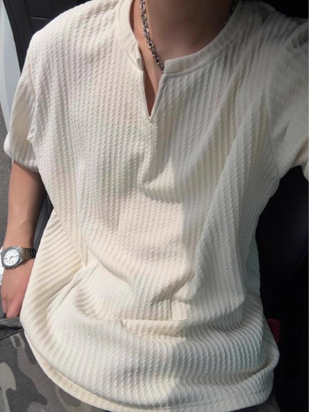 白色V领短袖男款夏季坑条肌理感提花冰丝正