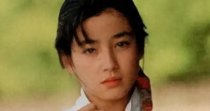 14岁被送上导演的床，17岁拍全裸写真，被操控半生，如今怎样了？