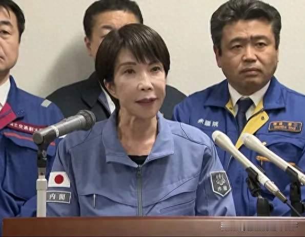 高市刚向中国发出抗议，辽宁舰突然调头，冲着日本本岛一路北上